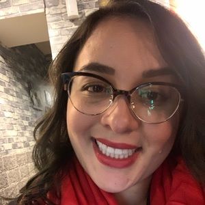 Meet your Posher, Roxana